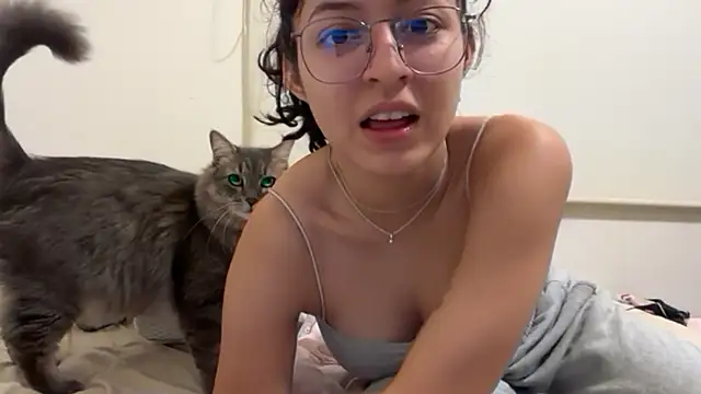 Alicatcua  online show from 8, 5, 2026
