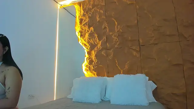 SaraKai  online show from 20, 12, 2025