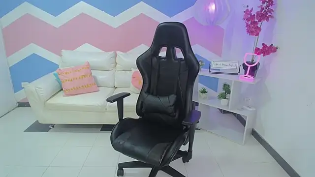 zahira1 online show from 1, 3, 2026