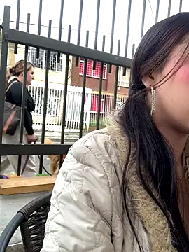 MiaScott Pink online show from 20, 12, 2025