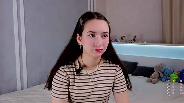 Snapshot of LuclieOppy chatting on 14, 12, 2025 LuclieOppy online show from 14, 12, 2025