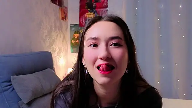 Snapshot of LuclieOppy chatting on 23, 12, 2025 LuclieOppy online show from 23, 12, 2025