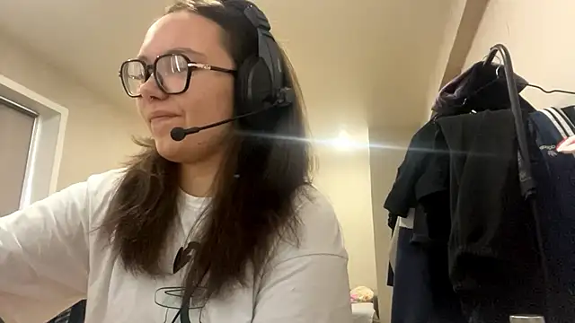 KerriMcbreen online show from 4, 12, 2025