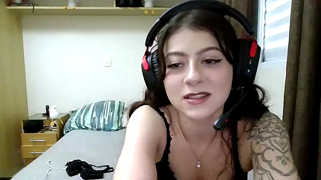 GabriellaManhas online show from 8, 3, 2026