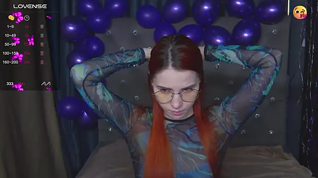 Snapshot of Emily_Kente chatting on 4, 12, 2025 Emily Kente online show from 4, 12, 2025