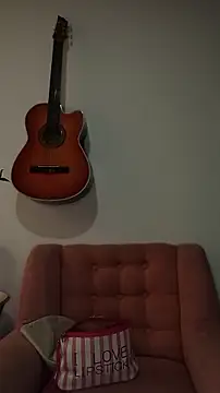 Snapshot of Emma_Everett chatting on 19, 12, 2025 Emma Everett online show from 19, 12, 2025