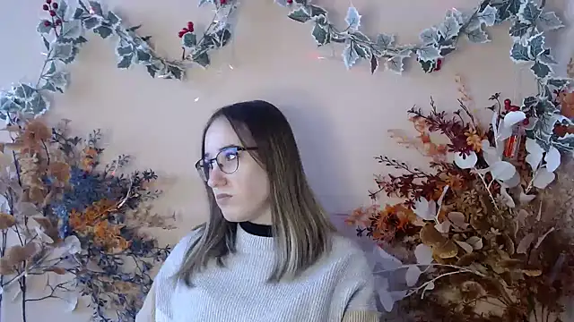 Moon  Lily online show from 18, 12, 2025