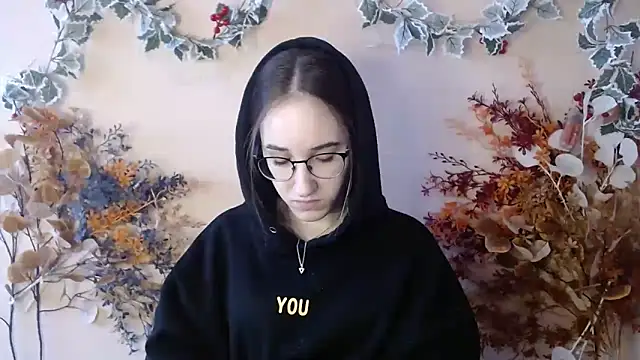 Moon  Lily online show from 22, 12, 2025