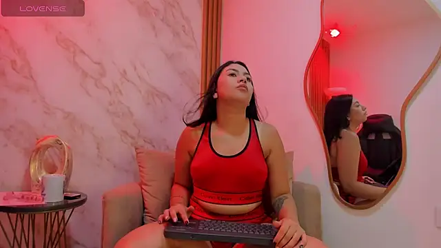 Snapshot of karen_sweet93 chatting on 3, 12, 2025 karen sweet93 online show from 3, 12, 2025