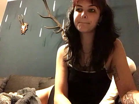 alinavampira  online show from 2, 12, 2025