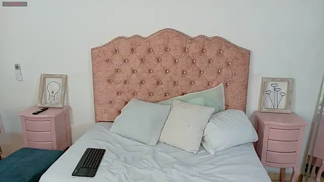 Amaia Monroe online show from 6, 6, 2026