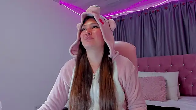 Snapshot of AngieG02_ chatting on 16, 12, 2025 AngieG02 online show from 16, 12, 2025