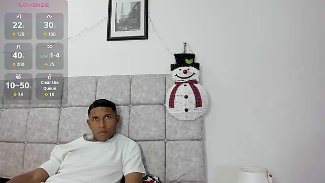 Snapshot of sofiia_smith_ chatting on 13, 12, 2025 sofiia smith online show from 13, 12, 2025