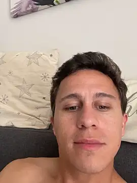 Snapshot of Emanueldickarg chatting on 15, 12, 2025 Emanueldickarg online show from 15, 12, 2025