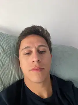 Snapshot of Emanueldickarg chatting on 16, 12, 2025 Emanueldickarg online show from 16, 12, 2025