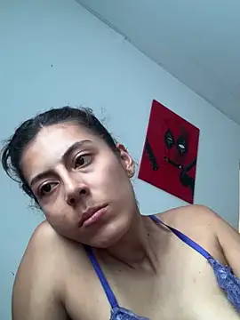 Snapshot of laia_williamss chatting on 18, 12, 2025 laia williamss online show from 18, 12, 2025