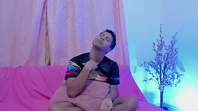 Snapshot of Peter_boys_1 chatting on 1, 12, 2025 Peter boys 1 online show from 1, 12, 2025