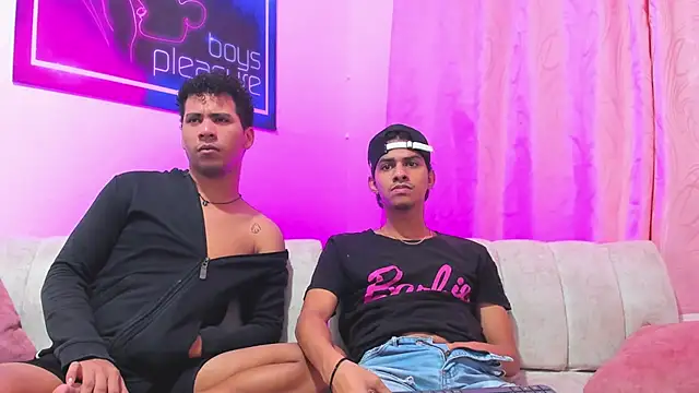 Snapshot of Peter_boys_1 chatting on 16, 12, 2025 Peter boys 1 online show from 16, 12, 2025