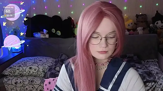 Kitty smalltits online show from 19, 2, 2026
