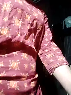 qeen3321 online show from 4, 12, 2025