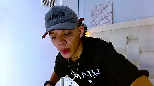 Snapshot of daniel_garzon chatting on 14, 4, 2026 daniel garzon online show from 14, 4, 2026