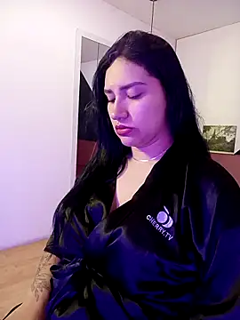 Veronica Lewis  online show from 22, 12, 2025