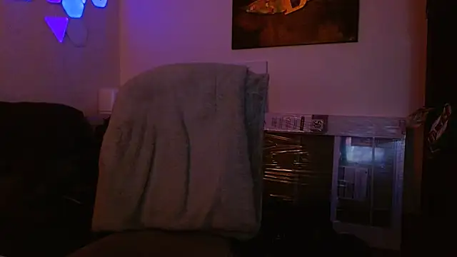 Snapshot of GetAtsmac chatting on 4, 12, 2025 GetAtsmac online show from 4, 12, 2025