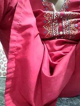 Snapshot of Renababy4567 chatting on 5, 12, 2025 Renababy4567 online show from 5, 12, 2025