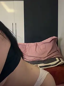 Snapshot of MGirlCute chatting on 13, 12, 2025 MGirlCute online show from 13, 12, 2025