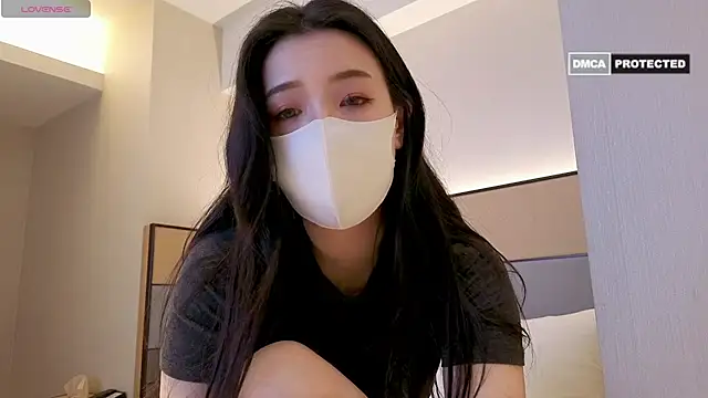 nayomi 34f online show from 13, 4, 2026