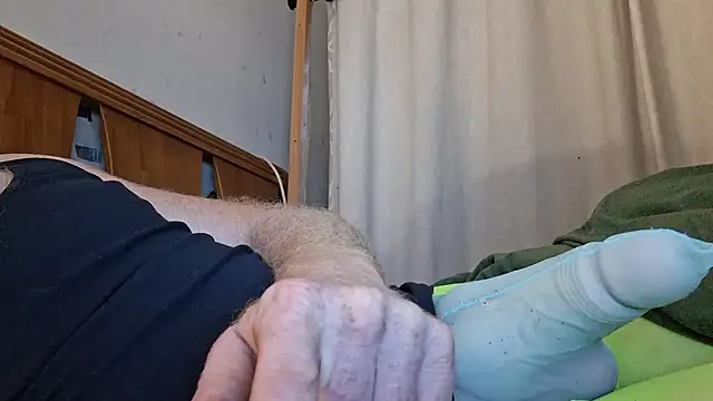 Snapshot of Olewrench35 chatting on 20, 7, 2026 Olewrench35 online show from 20, 7, 2026