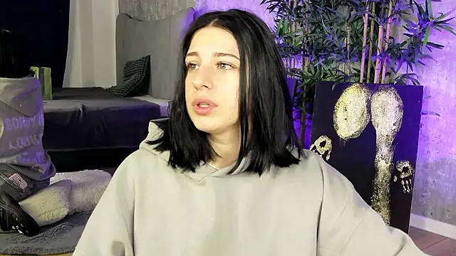 LucyRayy online show from 24, 3, 2026