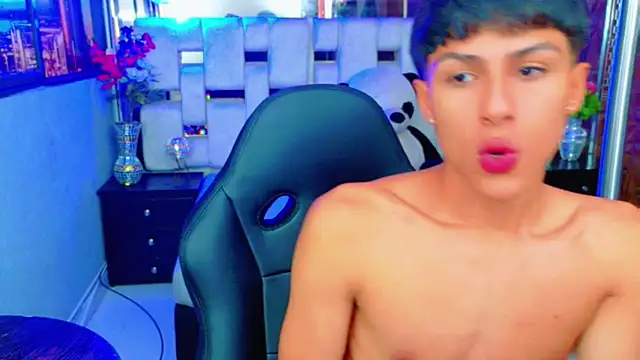 Snapshot of StormLuxX chatting on 16, 12, 2025 StormLuxX online show from 16, 12, 2025