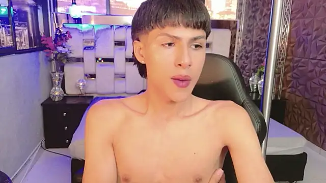 Snapshot of StormLuxX chatting on 17, 12, 2025 StormLuxX online show from 17, 12, 2025