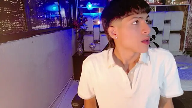 Snapshot of StormLuxX chatting on 18, 12, 2025 StormLuxX online show from 18, 12, 2025