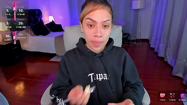 Snapshot of Zara_Wolf_ chatting on 4, 2, 2026 Zara Wolf online show from 4, 2, 2026