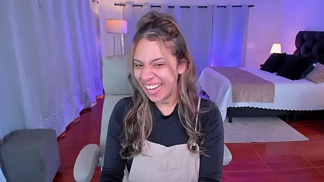 Snapshot of Zara_Wolf_ chatting on 12, 2, 2026 Zara Wolf online show from 12, 2, 2026