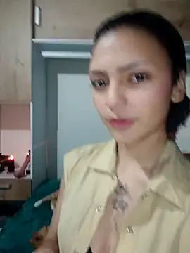 MiaLuxx  online show from 22, 12, 2025