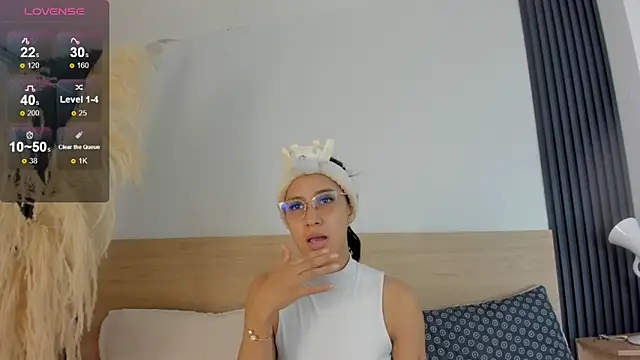 Samantha luv  online show from 1, 5, 2026