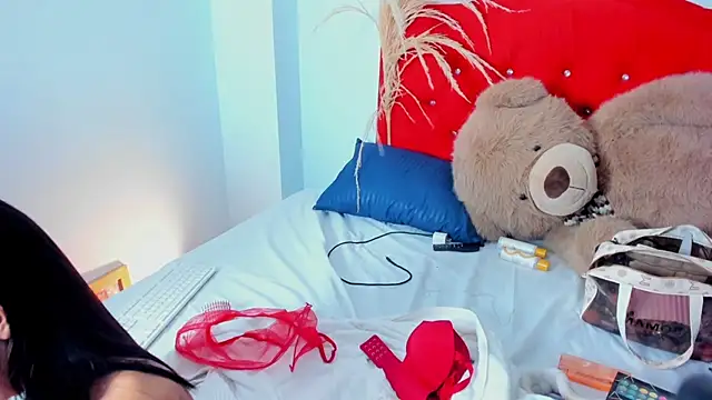 Samantha luv  online show from 13, 5, 2026