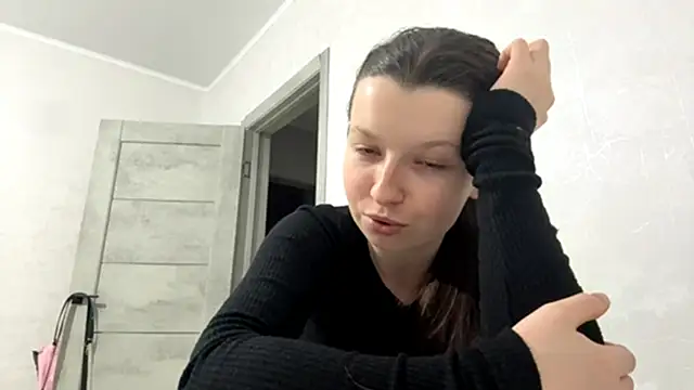 Snapshot of EllieBerrie chatting on 5, 12, 2025 EllieBerrie online show from 5, 12, 2025