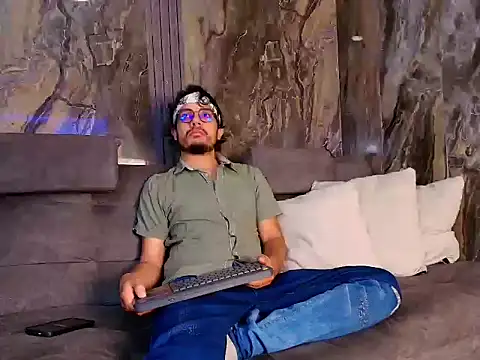 EnzoDarkwood online show from 18, 12, 2025