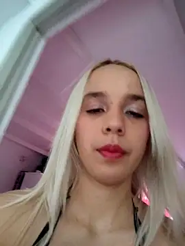 Snapshot of KasumiSophia chatting on 24, 4, 2026 KasumiSophia online show from 24, 4, 2026