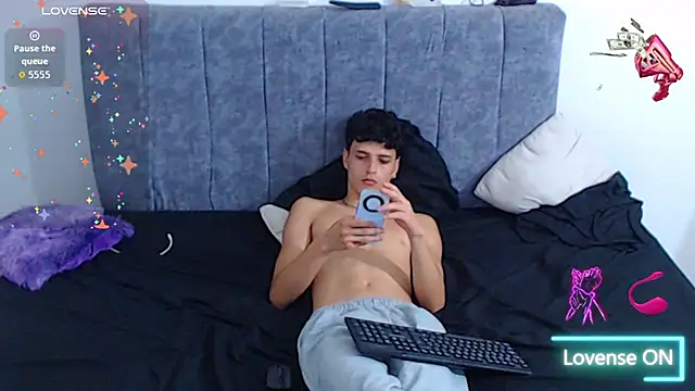 hottie couplee online show from 2, 5, 2026