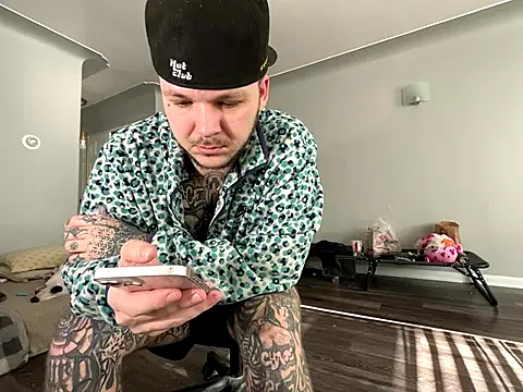 Snapshot of Tatertats chatting on 5, 1, 2026 Tatertats online show from 5, 1, 2026