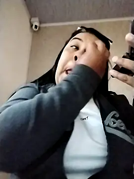 Snapshot of Carameloswing1 chatting on 14, 12, 2025 Carameloswing1 online show from 14, 12, 2025