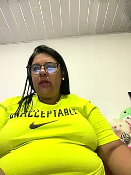 Snapshot of Carameloswing1 chatting on 14, 12, 2025 Carameloswing1 online show from 14, 12, 2025