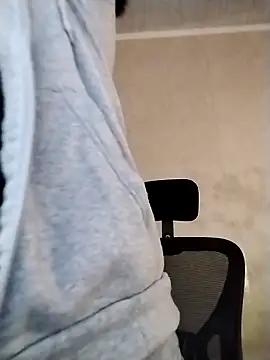 Snapshot of Carameloswing1 chatting on 16, 12, 2025 Carameloswing1 online show from 16, 12, 2025