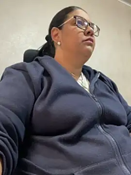 Snapshot of Carameloswing1 chatting on 2, 4, 2026 Carameloswing1 online show from 2, 4, 2026