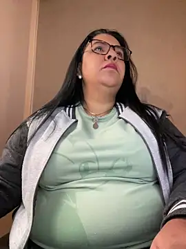 Snapshot of Carameloswing1 chatting on 5, 4, 2026 Carameloswing1 online show from 5, 4, 2026